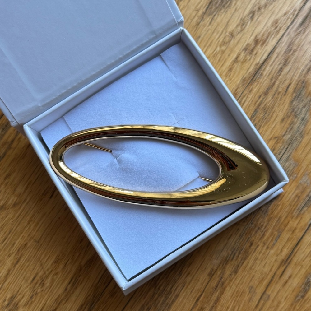 Elegant Gold Brooch
